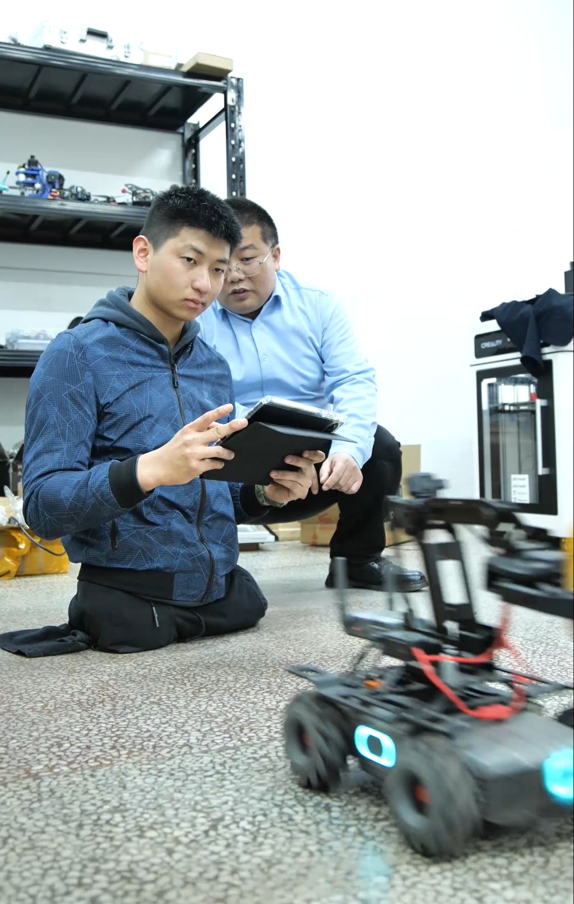 自强不息的精神，坚持不懈的努力，创造出属于自己的辉煌！